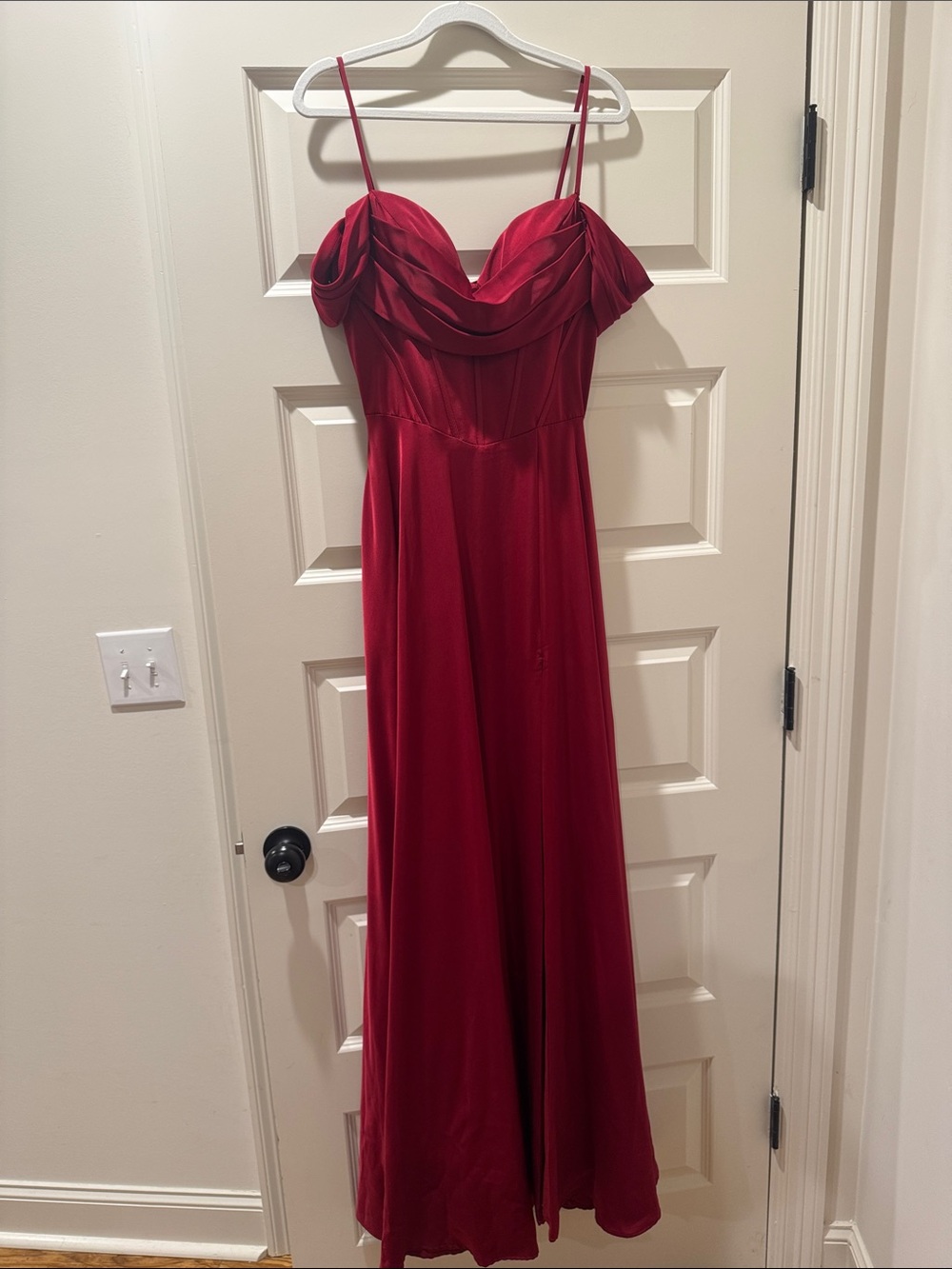 Elegant Red Spaghetti-Strap Evening Dress